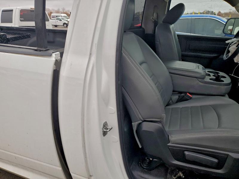 94225715 :رقم المزاد ، 3C6JR6DG2HG542008 vin ، 2017 Ram 1500 مزاد بيع