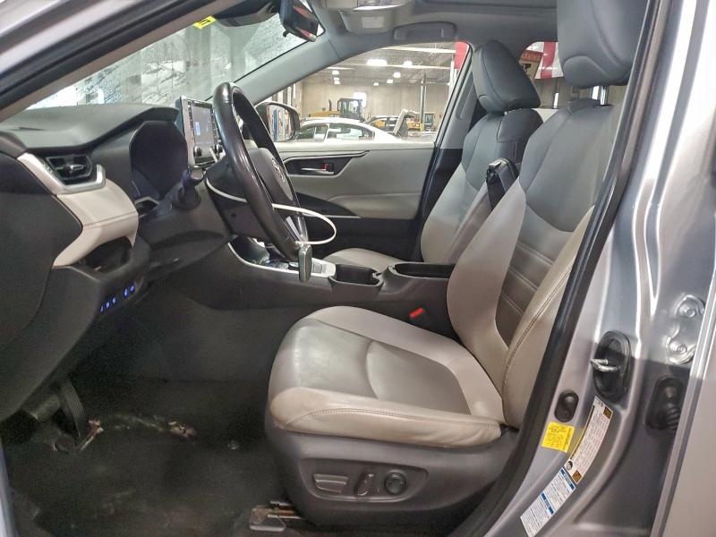 Продажа на аукционе авто 2022 Toyota Rav4, vin: JTMB6RFV7ND058251, номер лота: 93525095