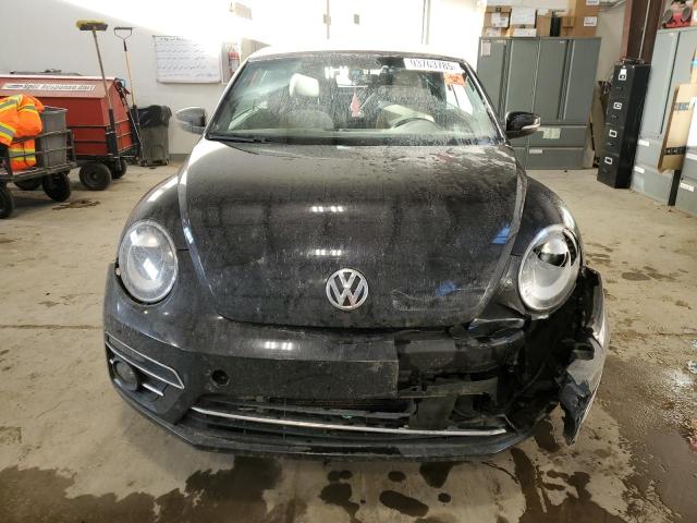 93763785 :رقم المزاد ، 3VW5DAAT9JM517589 vin ، 2018 Volkswagen Beetle مزاد بيع