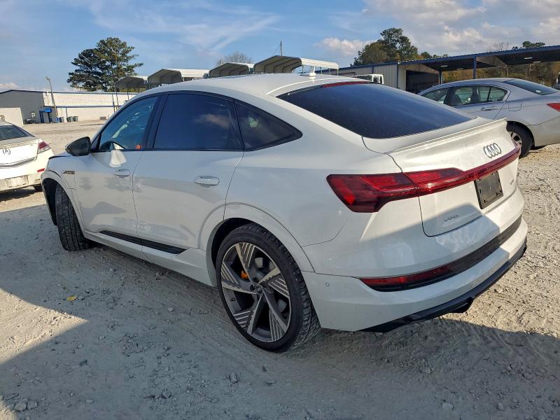94140395 :رقم المزاد ، WA13AAGE4NB038922 vin ، 2022 Audi E-tron مزاد بيع