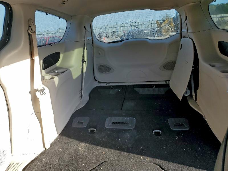 93929675 :رقم المزاد ، 2C4RC1BG1JR114336 vin ، 2018 Chrysler Pacifica مزاد بيع
