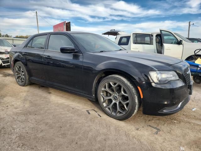 90490295 :رقم المزاد ، 2C3CCAAG6JH231556 vin ، 2018 Chrysler 300 Tourin مزاد بيع
