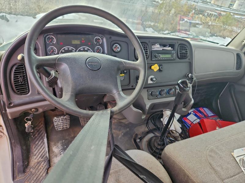 91864695 :رقم المزاد ، 1FVHCYBS38HZ09455 vin ، 2008 Freightliner M2 مزاد بيع