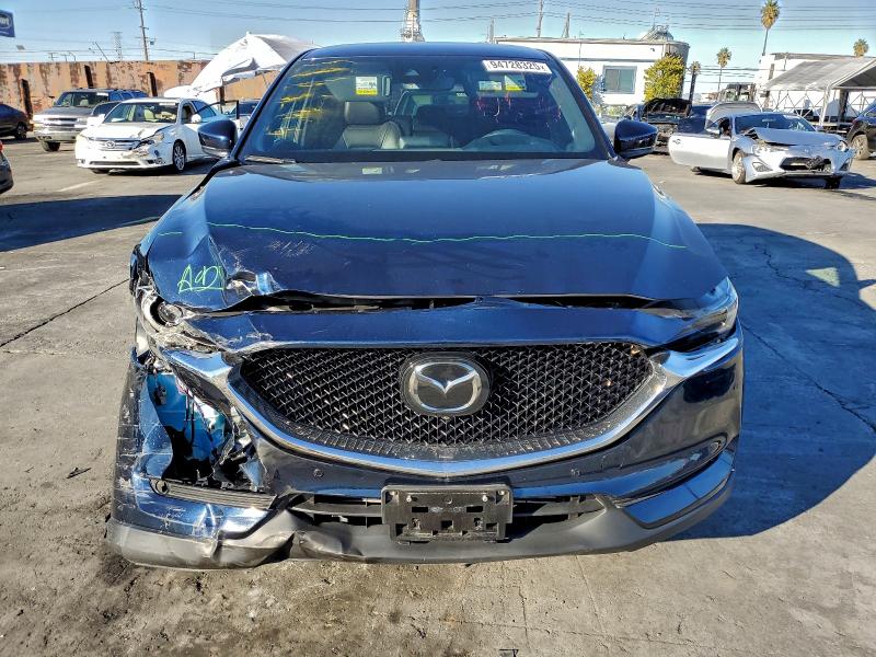 Продаж на аукціоні авто 2019 Mazda Cx-5 Signa, vin: JM3KFBEY5K0643729, номер лоту: 94728325
