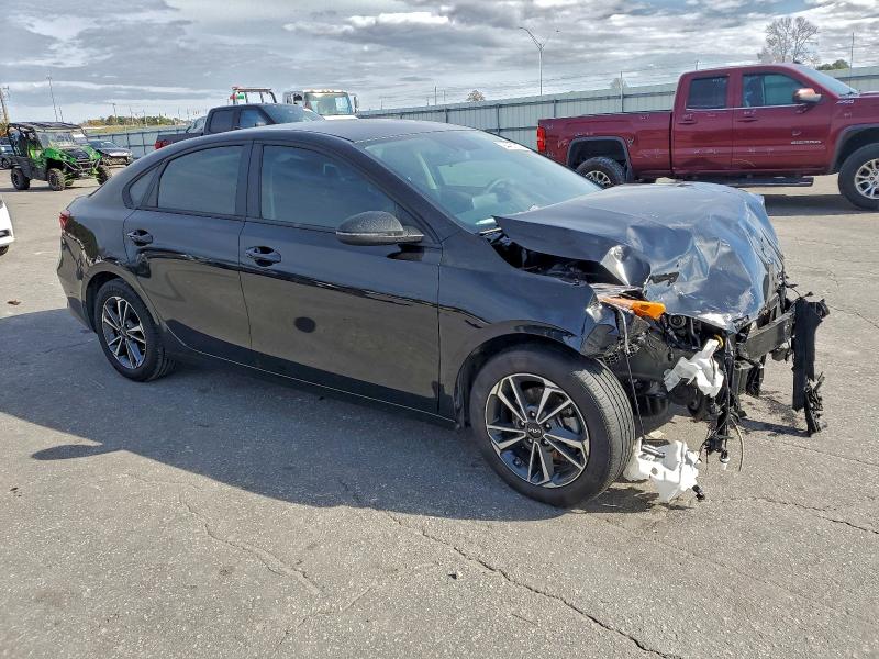 2023 Kia Forte მანქანა იყიდება აუქციონზე, vin: 3KPF24AD8PE564591, აუქციონის ნომერი: 94401315