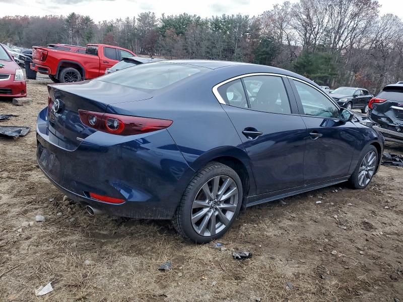 94051525 :رقم المزاد ، 3MZBPACLXNM313347 vin ، 2022 Mazda 3 مزاد بيع