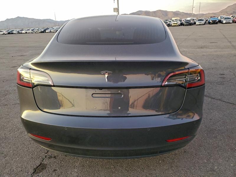 94676335 :رقم المزاد ، 5YJ3E1EA9JF045253 vin ، 2018 Tesla Model 3 مزاد بيع
