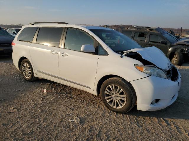 93550225 :رقم المزاد ، 5TDYK3DC2BS105514 vin ، 2011 Toyota Sienna مزاد بيع