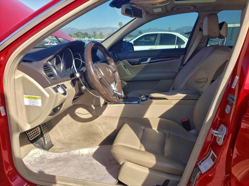 94366725 :رقم المزاد ، WDDGF4HB5EG256388 vin ، 2014 Mercedes-benz C مزاد بيع