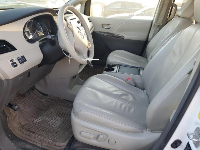 93550225 :رقم المزاد ، 5TDYK3DC2BS105514 vin ، 2011 Toyota Sienna مزاد بيع