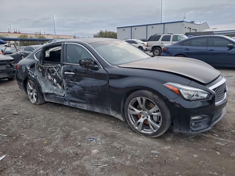 93979245 :رقم المزاد ، JN1BY1AP9HM740768 vin ، 2017 Infiniti Q70 مزاد بيع