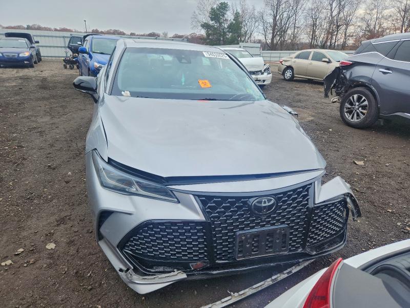 94035525 :رقم المزاد ، 4T1BZ1FB2KU020528 vin ، 2019 Toyota Avalon مزاد بيع