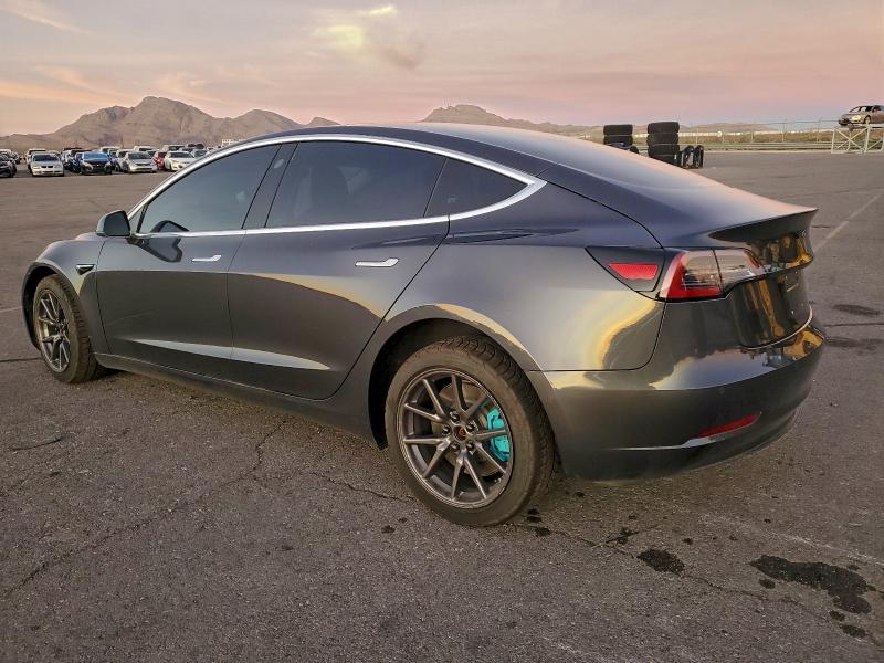 94676335 :رقم المزاد ، 5YJ3E1EA9JF045253 vin ، 2018 Tesla Model 3 مزاد بيع