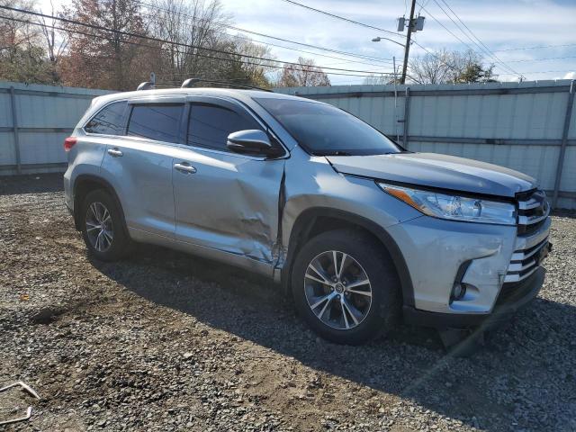 92866105 :رقم المزاد ، 5TDBZRFH5HS382311 vin ، 2017 Toyota Highlander مزاد بيع