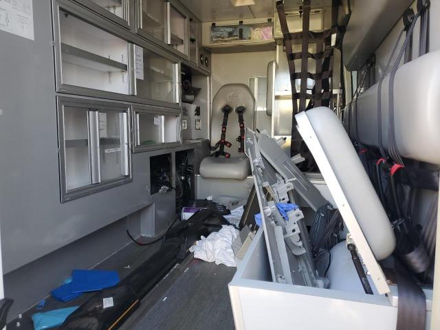 87207555 :رقم المزاد ، 1FDYR2XM9JKA44996 vin ، 2018 Ford Transit مزاد بيع