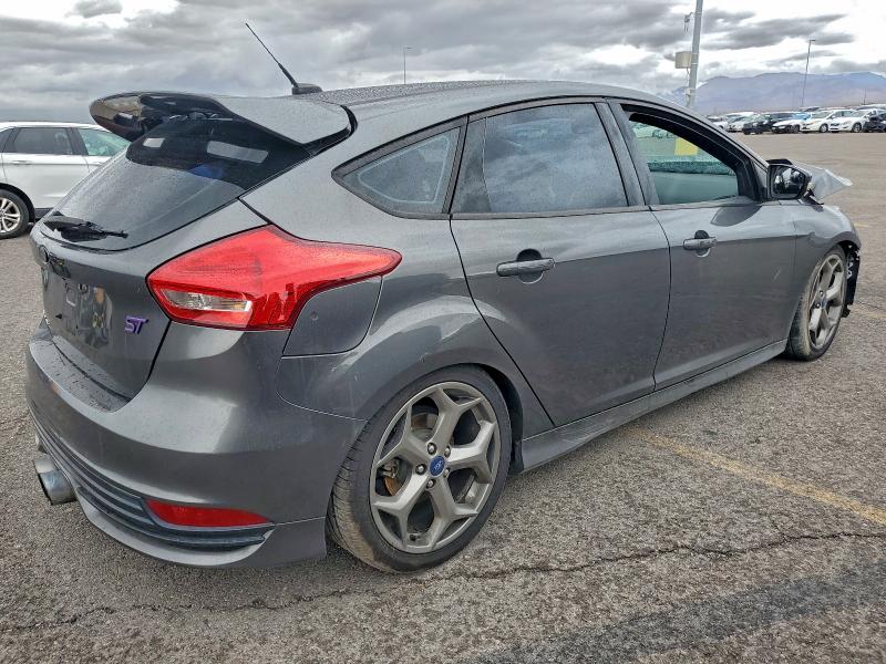 2018 Ford Focus მანქანა იყიდება აუქციონზე, vin: 1FADP3L95JL332109, აუქციონის ნომერი: 93964255