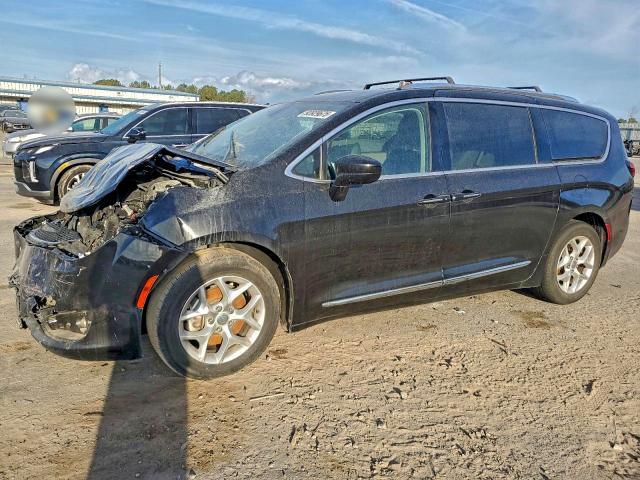 93929675 :رقم المزاد ، 2C4RC1BG1JR114336 vin ، 2018 Chrysler Pacifica مزاد بيع