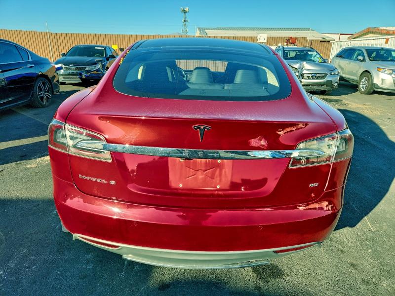 94186725 :رقم المزاد ، 5YJSA1H16FFP78953 vin ، 2015 Tesla Model S مزاد بيع