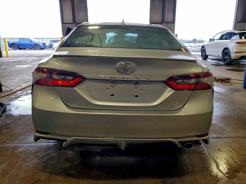 93521195 :رقم المزاد ، 4T1G11AKXNU633151 vin ، 2022 Toyota Camry مزاد بيع