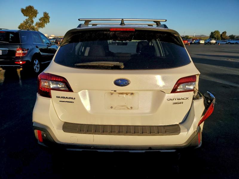 94254555 :رقم المزاد ، 4S4BSETC9J3260186 vin ، 2018 Subaru Outback مزاد بيع