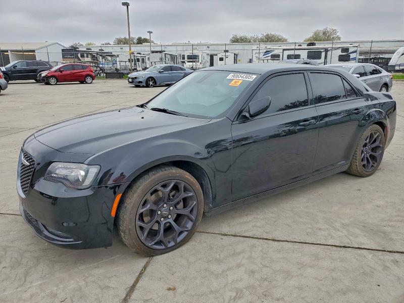 90654305 :رقم المزاد ، 2C3CCABGXKH555464 vin ، 2019 Chrysler 300 مزاد بيع