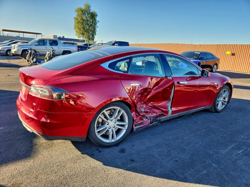 94186725 :رقم المزاد ، 5YJSA1H16FFP78953 vin ، 2015 Tesla Model S مزاد بيع