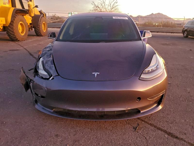 94676335 :رقم المزاد ، 5YJ3E1EA9JF045253 vin ، 2018 Tesla Model 3 مزاد بيع
