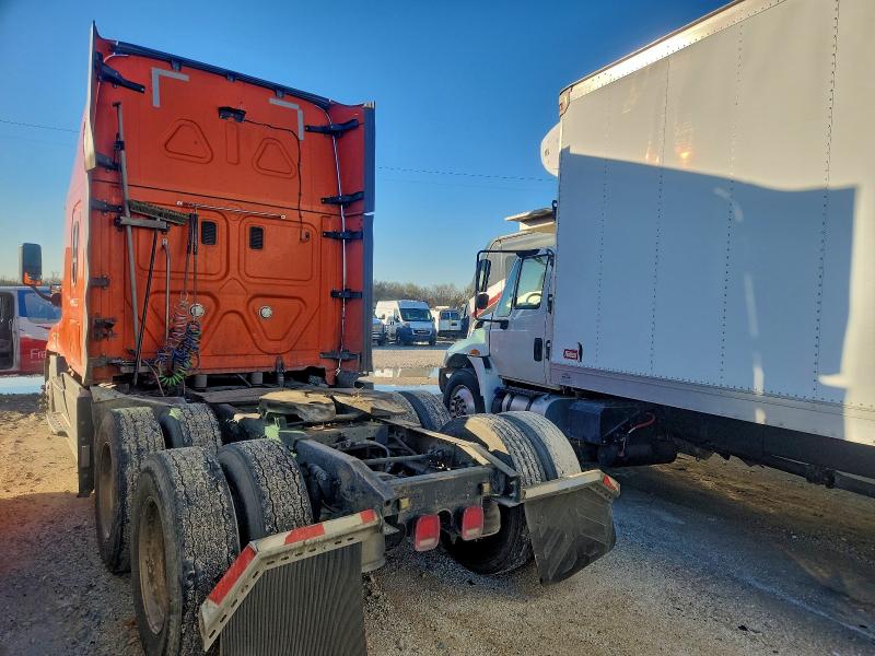 93678765 :رقم المزاد ، 3AKJGLDR0GSGX9576 vin ، 2016 Freigliner Cascadia 125 مزاد بيع