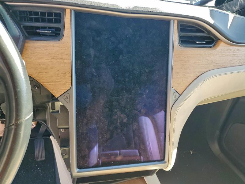 2020 Tesla Model X მანქანა იყიდება აუქციონზე, vin: 5YJXCAE23LF301809, აუქციონის ნომერი: 83981085