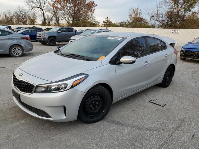 2018 Kia Forte მანქანა იყიდება აუქციონზე, vin: 3KPFK4A75JE235493, აუქციონის ნომერი: 90090635