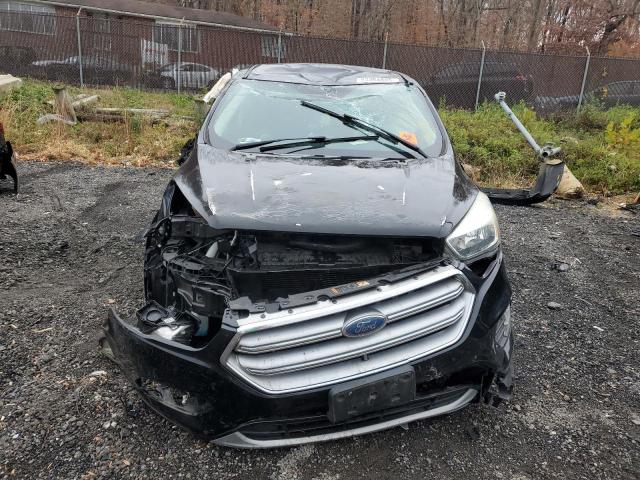 93354805 :رقم المزاد ، 1FMCU0GD3HUB74512 vin ، 2017 Ford Escape مزاد بيع