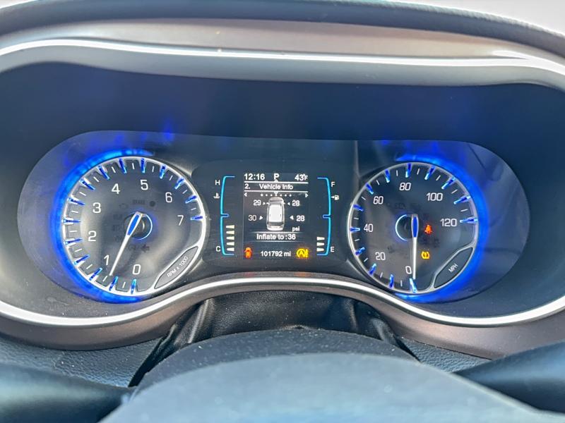 94413005 :رقم المزاد ، 2C4RC1BG4HR670635 vin ، 2017 Chrysler Pacifica T مزاد بيع