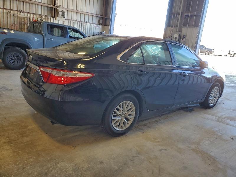 93730975 :رقم المزاد ، 4T1BF1FK6HU351808 vin ، 2017 Toyota Camry Le مزاد بيع