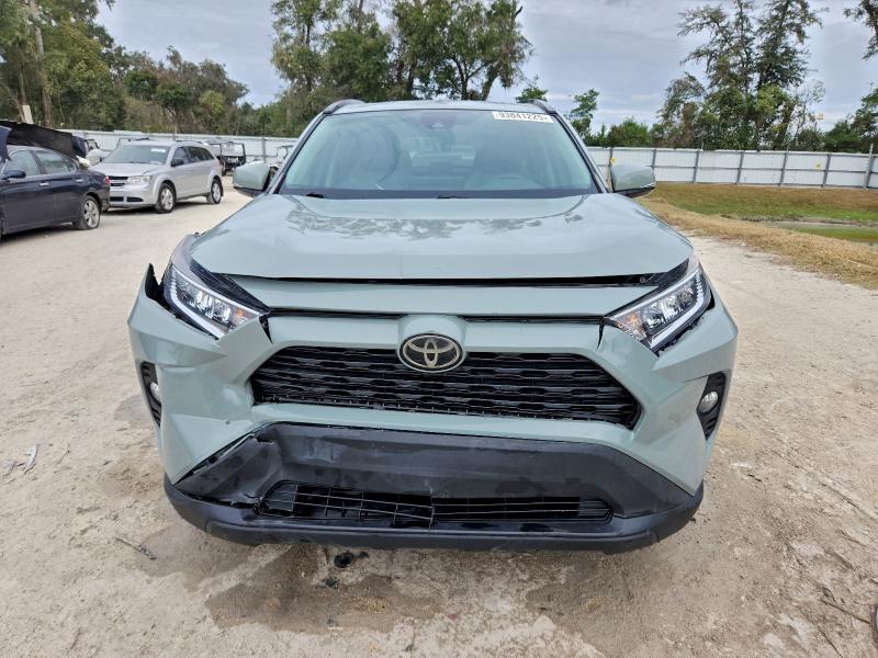 Продажа на аукционе авто 2021 Toyota Rav4, vin: 2T3C1RFV3MW137887, номер лота: 93841225