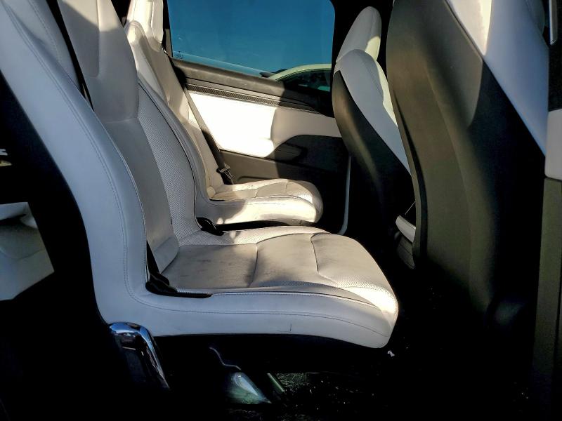 93285175 :رقم المزاد ، 7SAXCBE61NF331504 vin ، 2022 Tesla Model X مزاد بيع