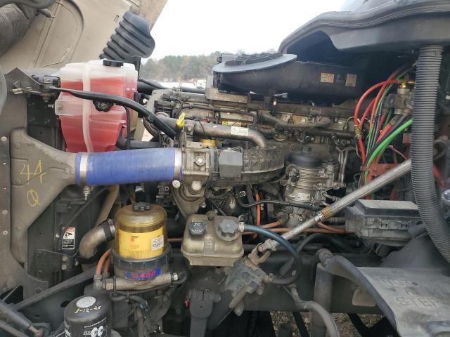 2015 Freightliner Cascadia მანქანა იყიდება აუქციონზე, vin: 1FUBGEDV5FLGH4750, აუქციონის ნომერი: 93057395