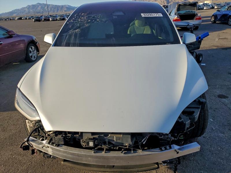 93285175 :رقم المزاد ، 7SAXCBE61NF331504 vin ، 2022 Tesla Model X مزاد بيع