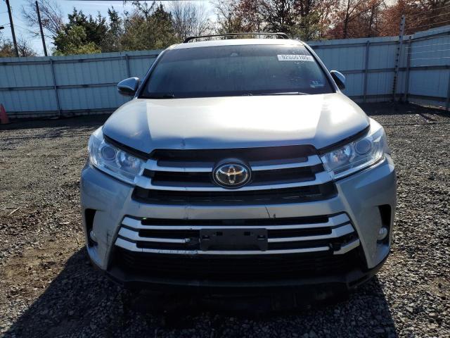 92866105 :رقم المزاد ، 5TDBZRFH5HS382311 vin ، 2017 Toyota Highlander مزاد بيع