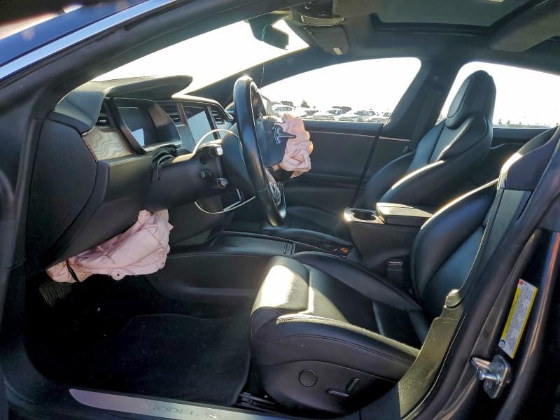 90826585 :رقم المزاد ، 5YJSA1E23JF261860 vin ، 2018 Tesla Model S مزاد بيع