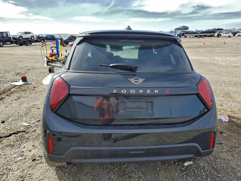 93985225 :رقم المزاد ، WMW23GD06S2W35165 vin ، 2025 Mini Cooper S مزاد بيع