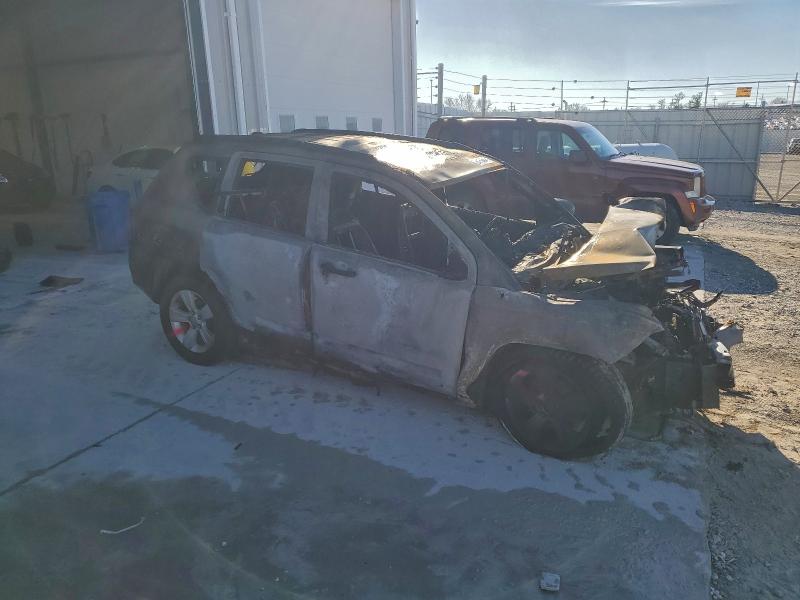 2016 Jeep Compass მანქანა იყიდება აუქციონზე, vin: 1C4NJDBB3GD756367, აუქციონის ნომერი: 94164645