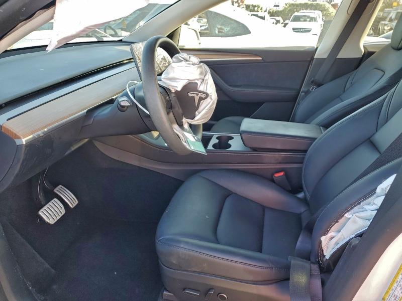2025 Tesla Model Y მანქანა იყიდება აუქციონზე, vin: 7SAYGDEFXSF299877, აუქციონის ნომერი: 94251095