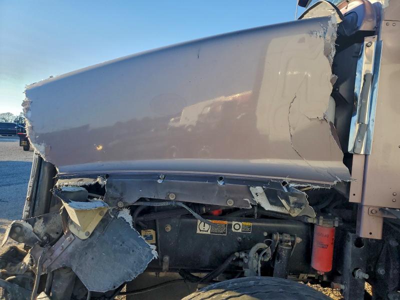 2005 Kenworth Tractor მანქანა იყიდება აუქციონზე, vin: 1XKADB8X35J081975, აუქციონის ნომერი: 94117275