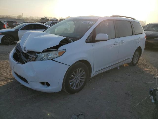 93550225 :رقم المزاد ، 5TDYK3DC2BS105514 vin ، 2011 Toyota Sienna مزاد بيع