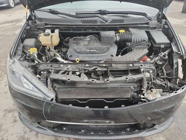 92702065 :رقم المزاد ، 2C4RC1BG4HR711684 vin ، 2017 Chrysler Pacifica مزاد بيع