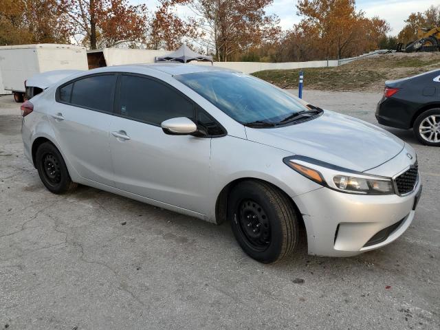 2018 Kia Forte მანქანა იყიდება აუქციონზე, vin: 3KPFK4A75JE235493, აუქციონის ნომერი: 90090635