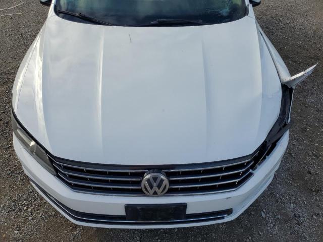Продажа на аукционе авто 2017 Volkswagen Passat, vin: 1VWAT7A31HC015174, номер лота: 90132445
