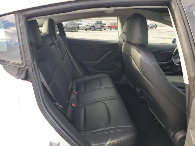 92942815 :رقم المزاد ، 5YJ3E1EA0JF018426 vin ، 2018 Tesla Model 3 مزاد بيع
