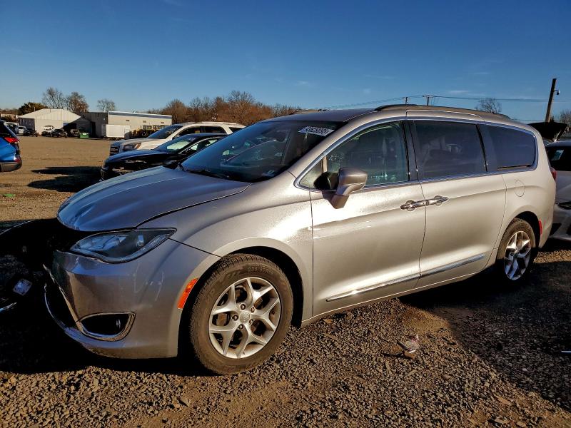 Продажа на аукционе авто 2017 Chrysler Pacifica T, vin: 2C4RC1BG4HR803684, номер лота: 93829095