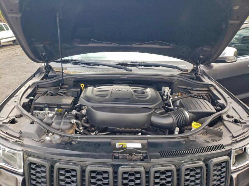 93991345 :رقم المزاد ، 1C4RJFBG8JC506127 vin ، 2018 Jeep Grand Cher مزاد بيع